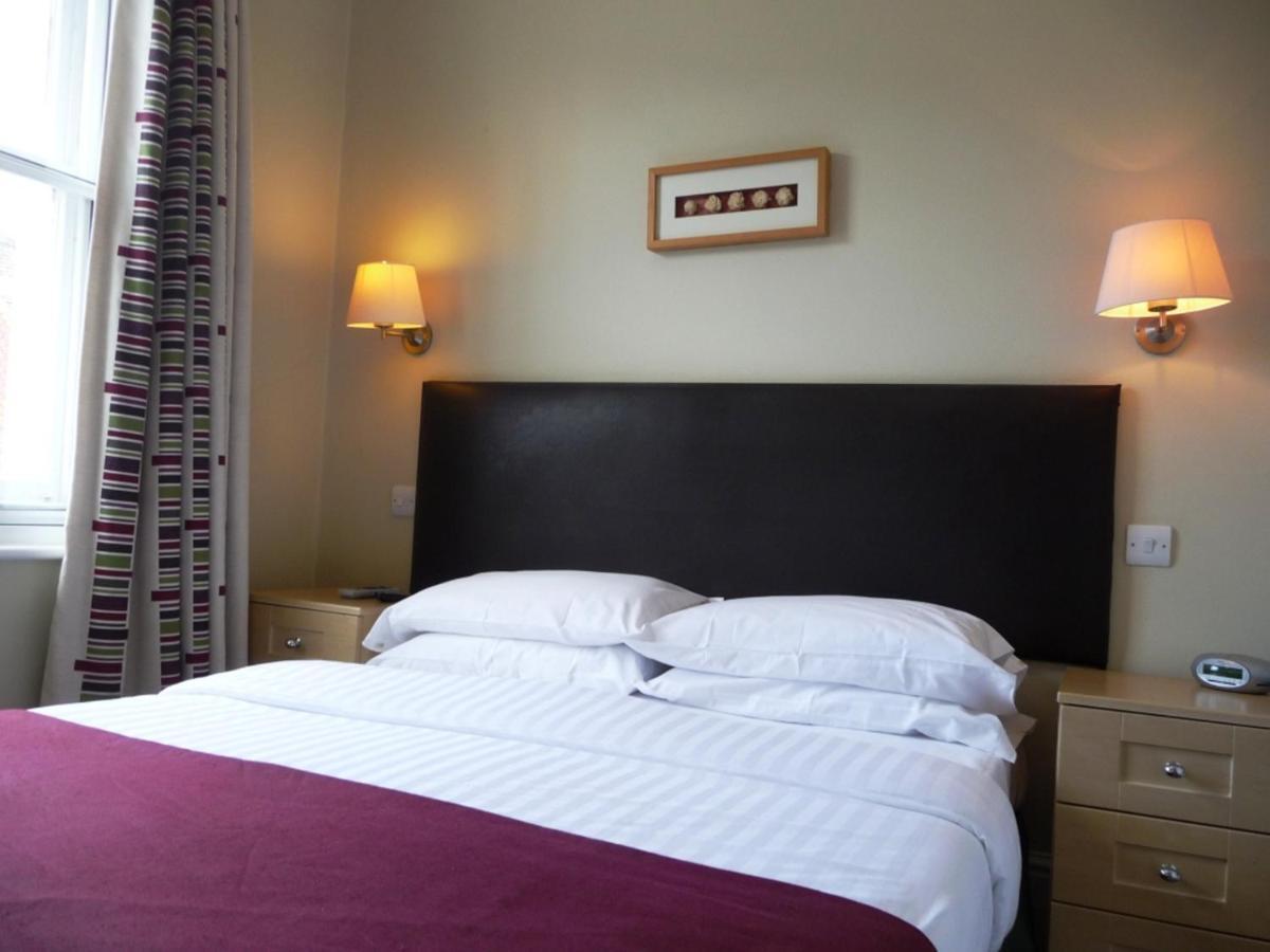 The George Hotel Henfield Room photo